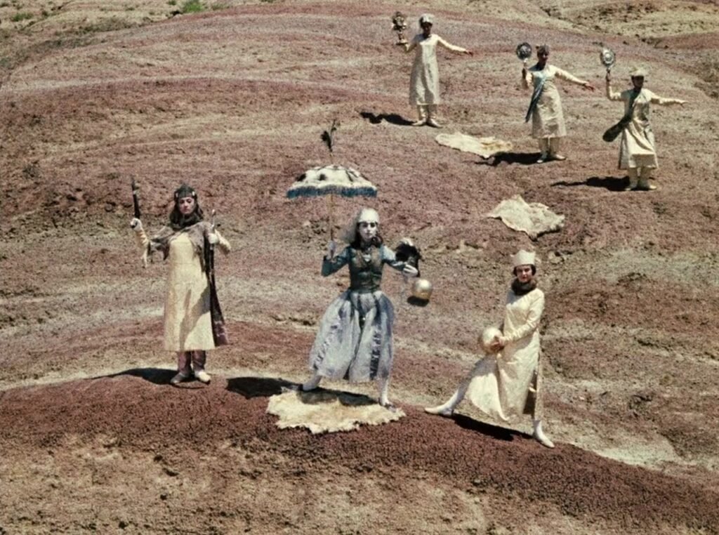 PHROOM // The Fabric of Memory. Costume, History and the Cinematic Image in The Colour of Pomegranates. Iva Kontic