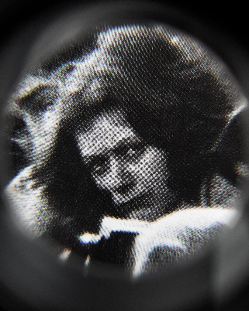PHROOM // Eyes Dazzle as they Search For the Truth—Amin Yousefi